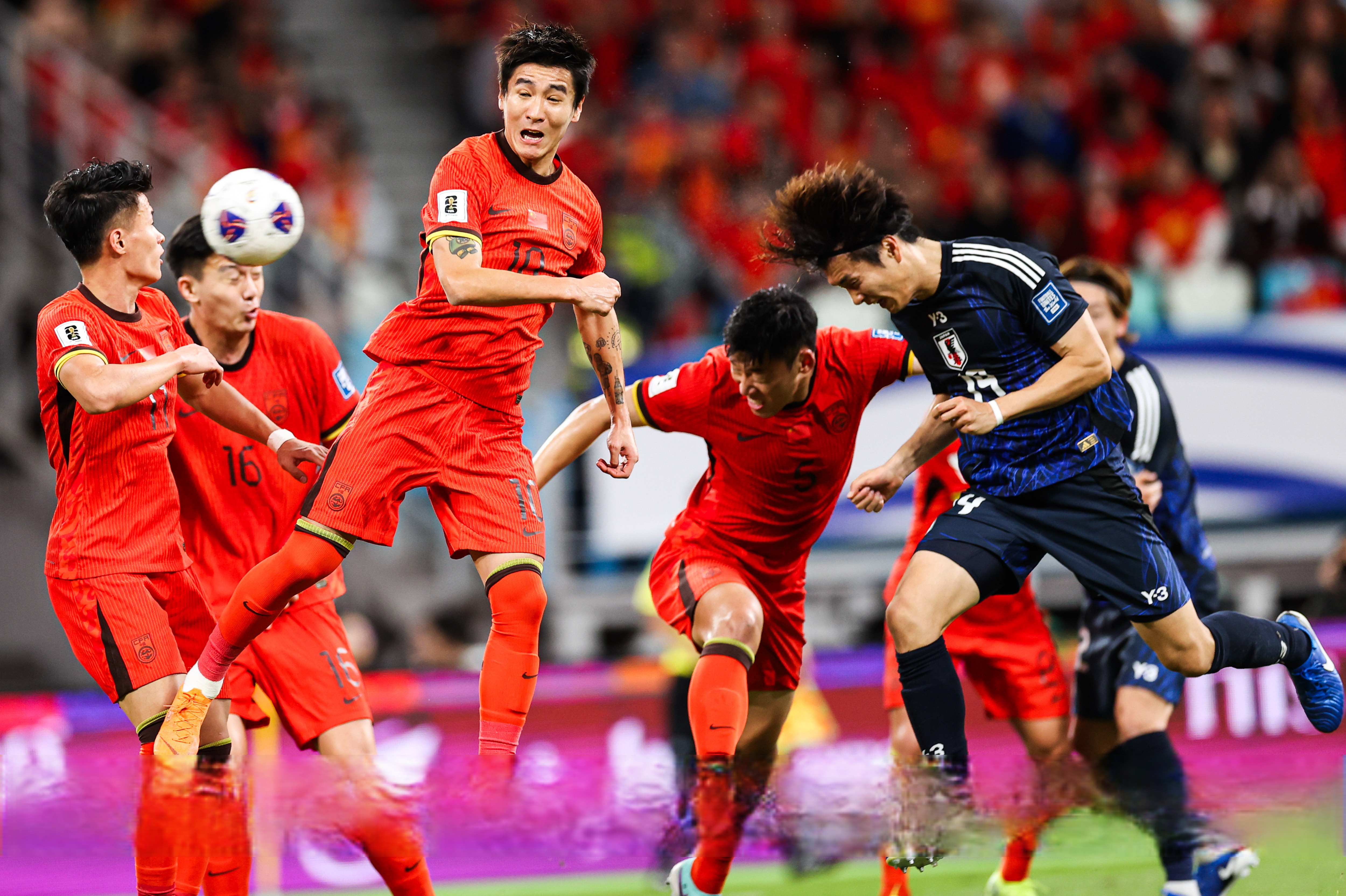 关键时刻英超焦点战，武汉三镇遗憾出局，球迷炸锅，训练强度明显提升的简单介绍