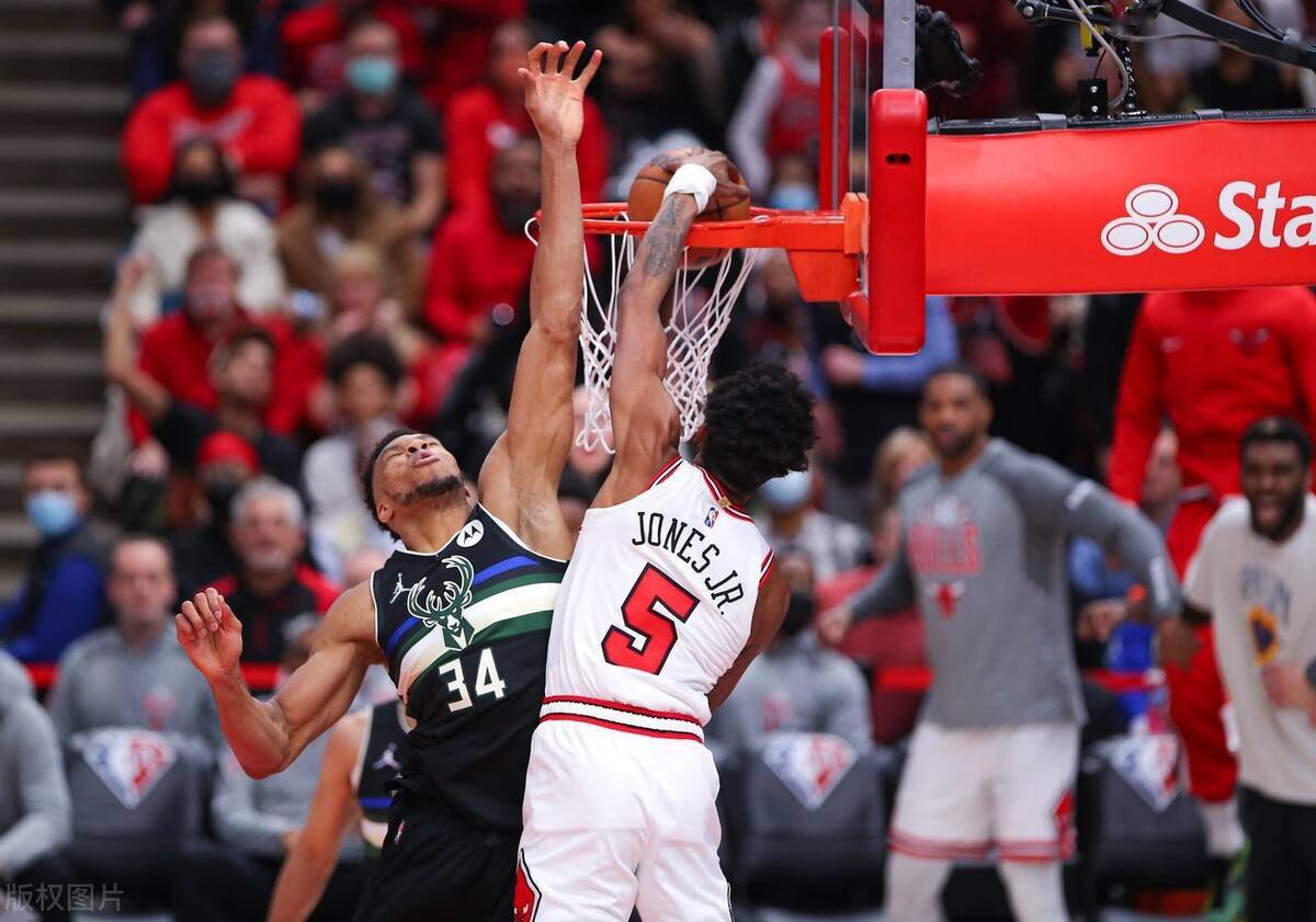 包含全明星赛集结日再迎强敌；芝加哥公牛豪取连胜；主帅态度：质疑声仍在；训练强度明显提升的词条